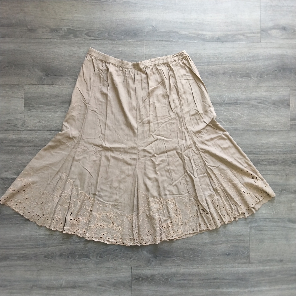 Bali Emerald Design Maxi Skirt Pull On Floral Eyelet Light Olive Size 16/18 Boho